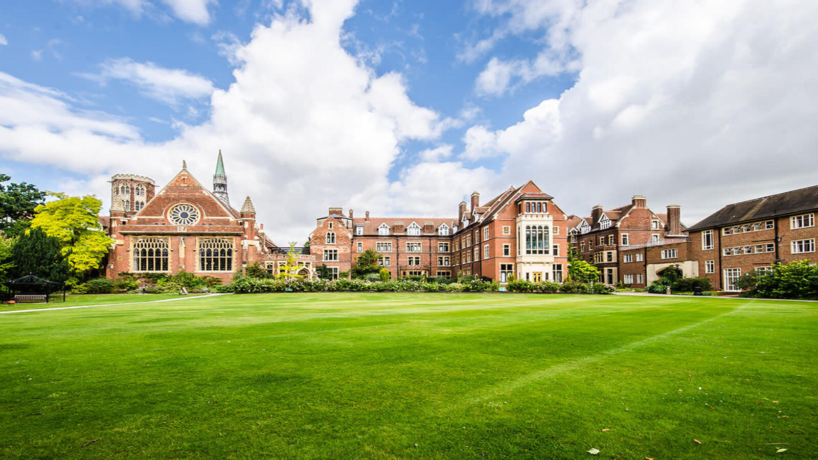 Bluebridge Homerton College, University of Cambridge Yaz Okulu