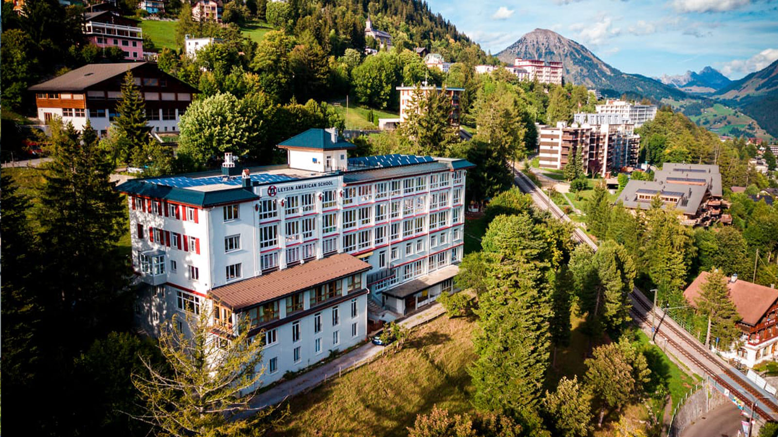 Leysin American School Yaz Okulu